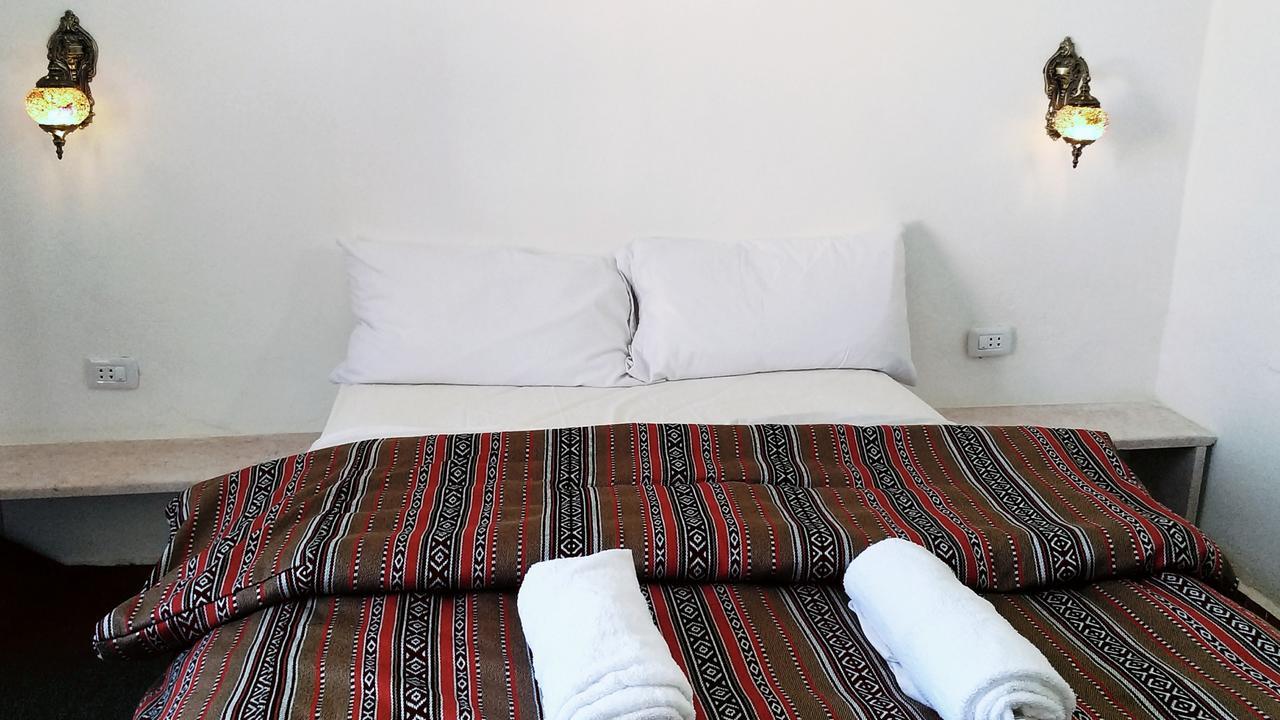 Petra Bedouin Bed And Breakfast Wadi Musa Eksteriør billede