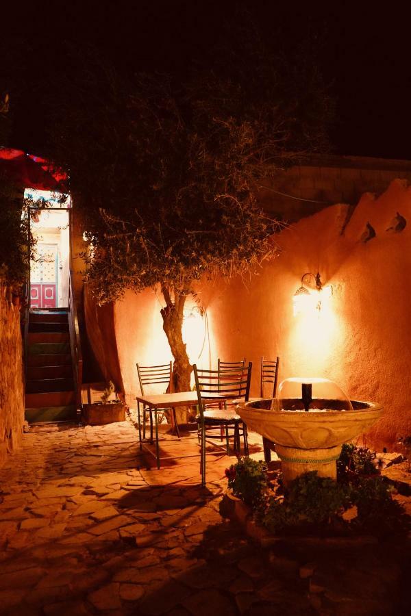 Petra Bedouin Bed And Breakfast Wadi Musa Eksteriør billede